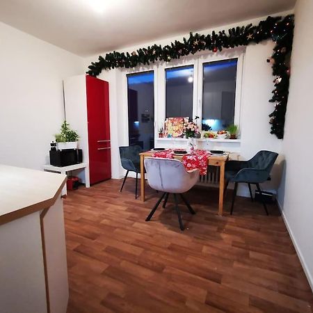 Cely Apartman Podlesi 54M2 S Dvema Balkony A S Novou Manzelskou Posteli, Zatim Neni Na Fotkach Apartamento Brno Exterior foto